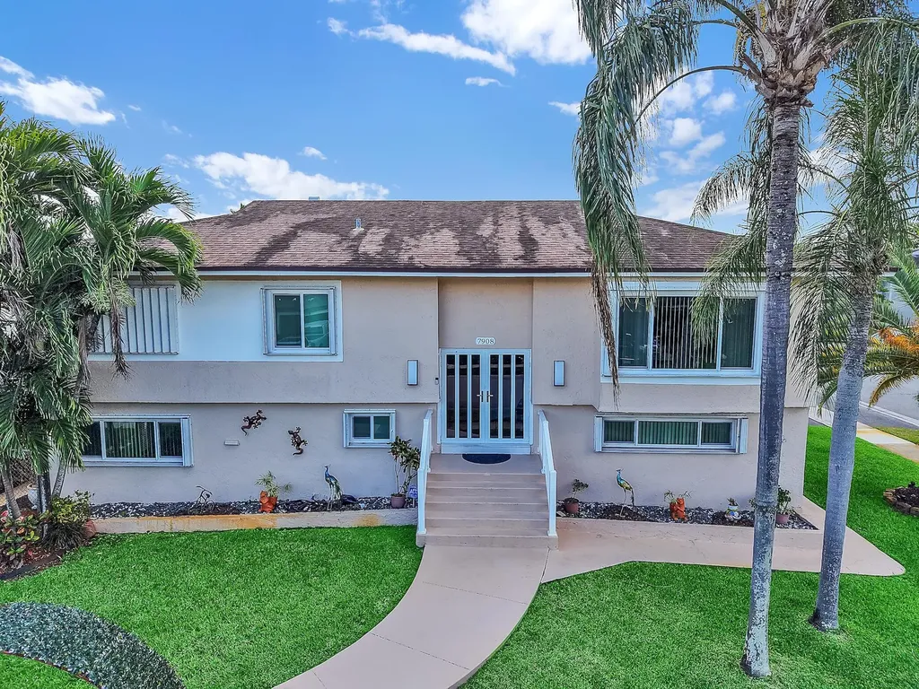 7908 NW 40th Street Davie FL 33024