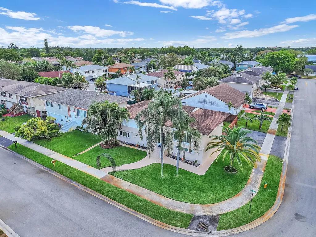 7908 NW 40th Street Davie FL 33024