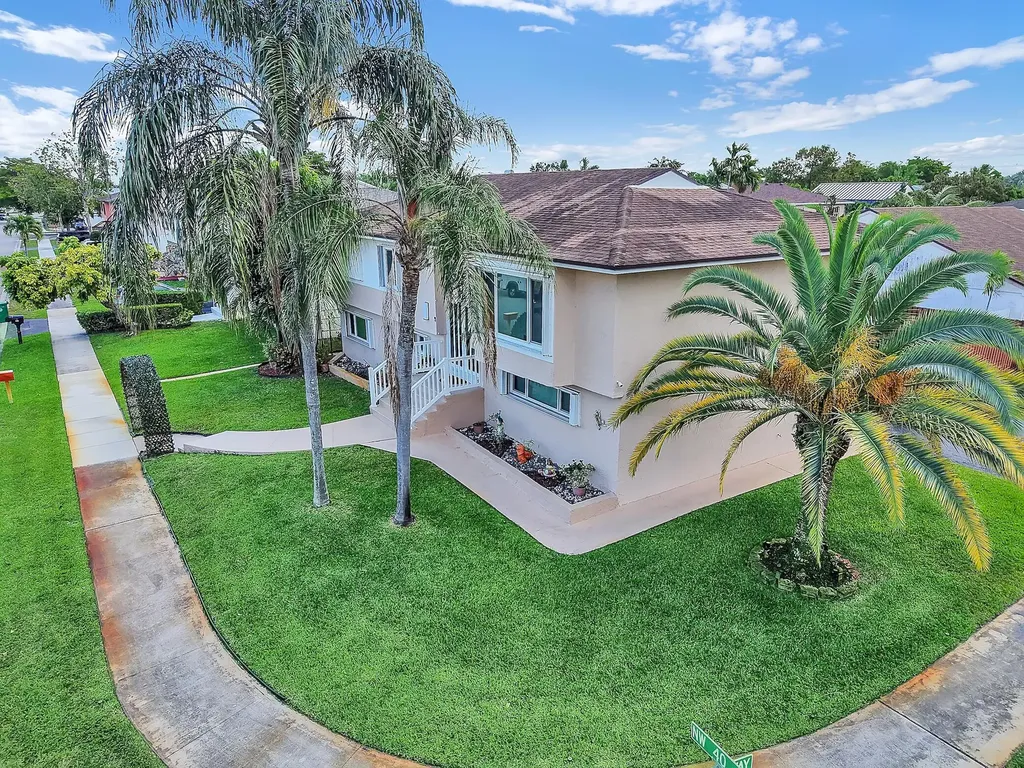 7908 NW 40th Street Davie FL 33024