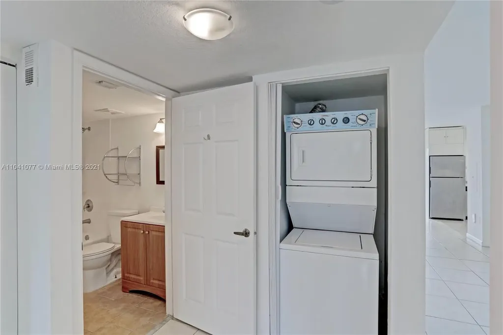 3810 N Jog Road West Palm Beach FL 33411