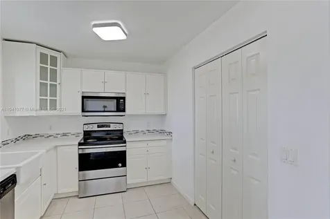 3810 N Jog Road West Palm Beach FL 33411