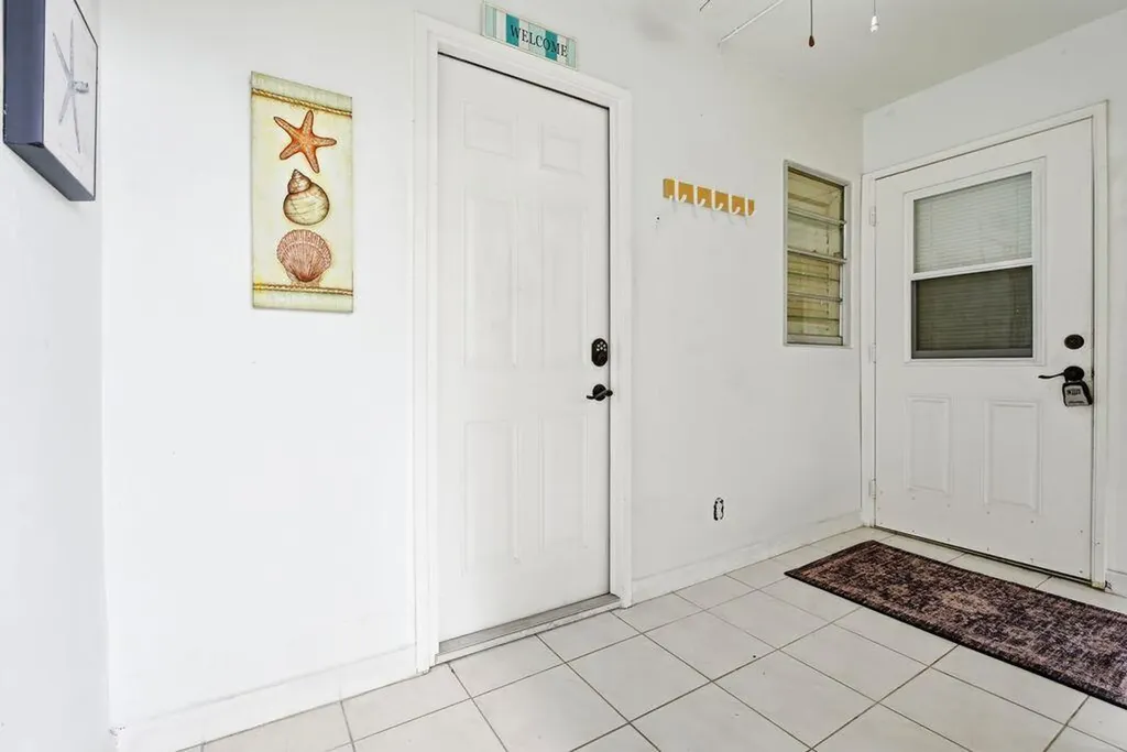 1401 N 12th Court Hollywood FL 33019