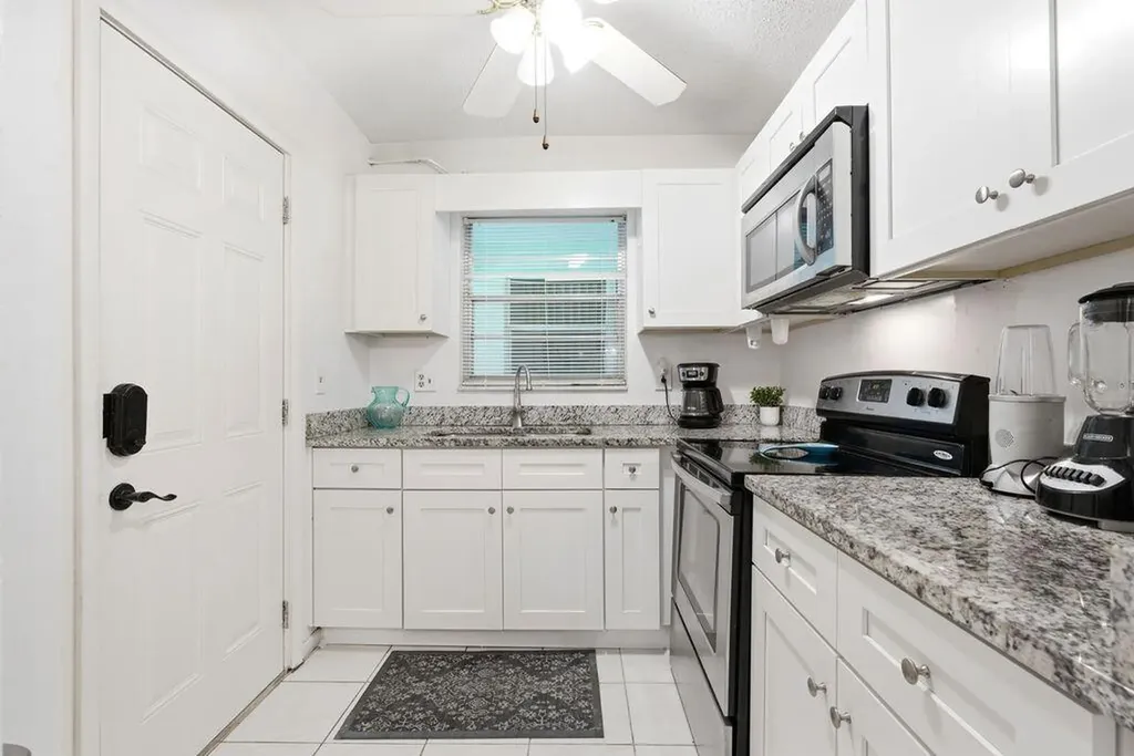 1401 N 12th Court Hollywood FL 33019