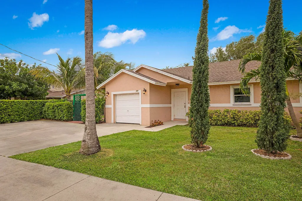 320 NE 42nd Street Boca Raton FL 33431