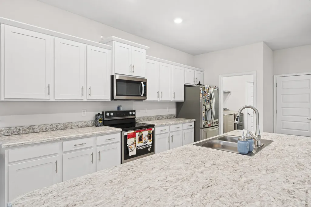 692 NE Turtleback Trail Port St Lucie FL 34983