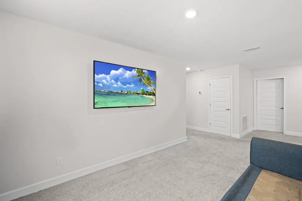 692 NE Turtleback Trail Port St Lucie FL 34983