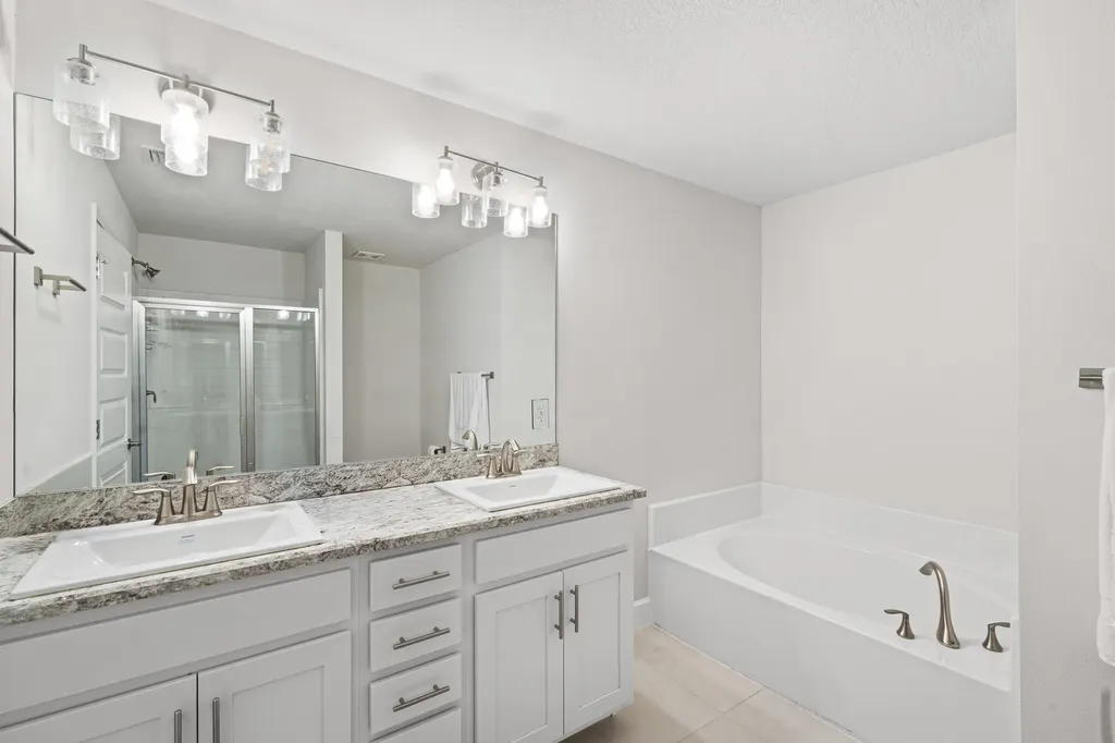 692 NE Turtleback Trail Port St Lucie FL 34983
