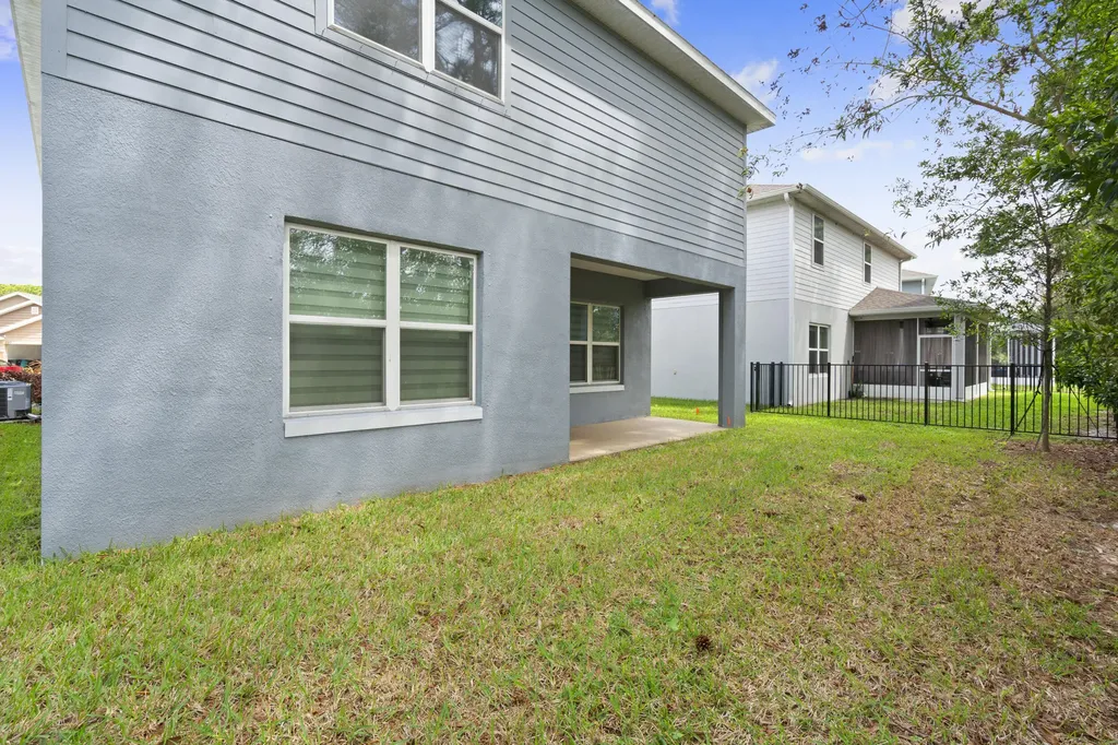 692 NE Turtleback Trail Port St Lucie FL 34983