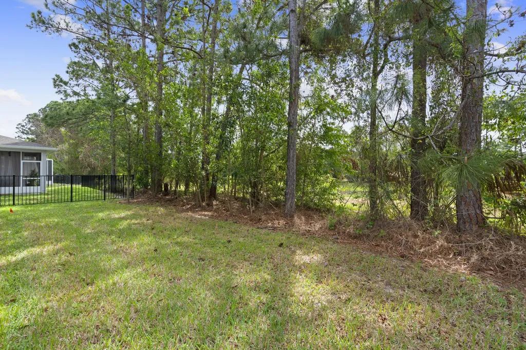 692 NE Turtleback Trail Port St Lucie FL 34983