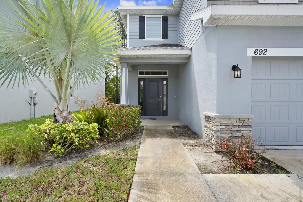 692 NE Turtleback Trail Port St Lucie FL 34983