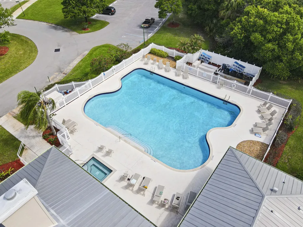 692 NE Turtleback Trail Port St Lucie FL 34983