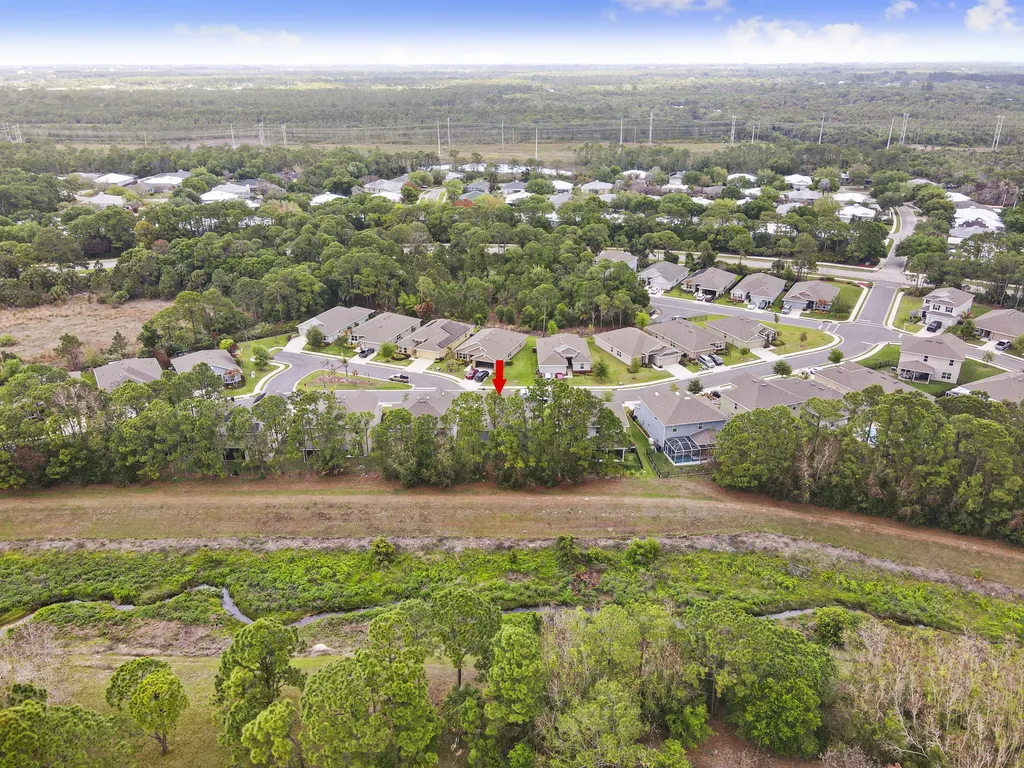 692 NE Turtleback Trail Port St Lucie FL 34983