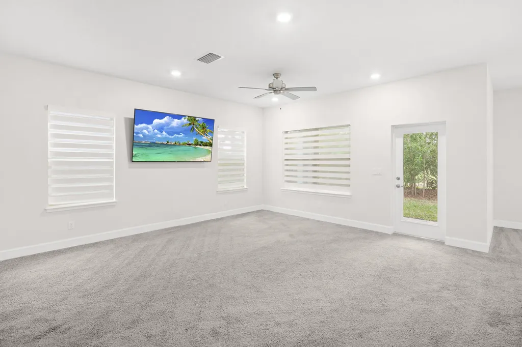 692 NE Turtleback Trail Port St Lucie FL 34983