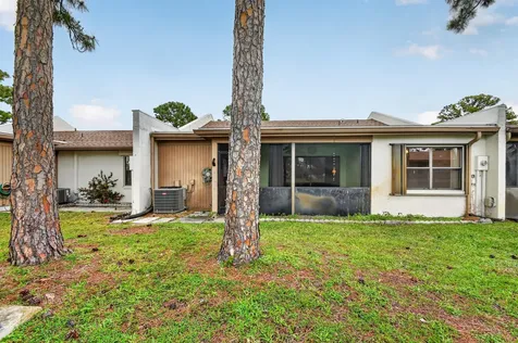 6105 Fairfield Circle Greenacres FL 33463