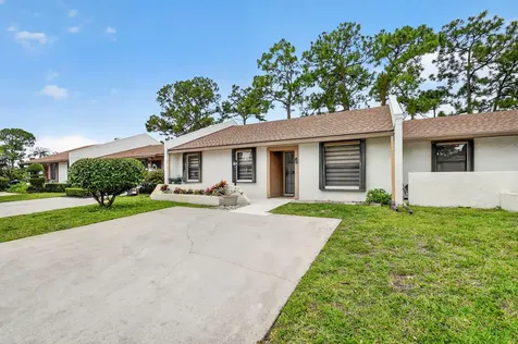 6105 Fairfield Circle Greenacres FL 33463