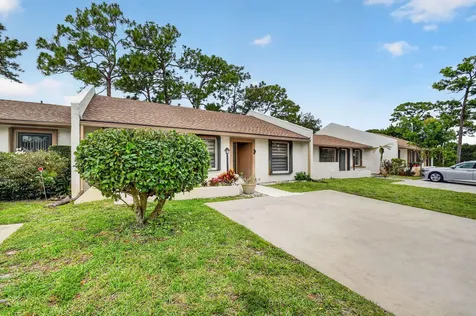 6105 Fairfield Circle Greenacres FL 33463