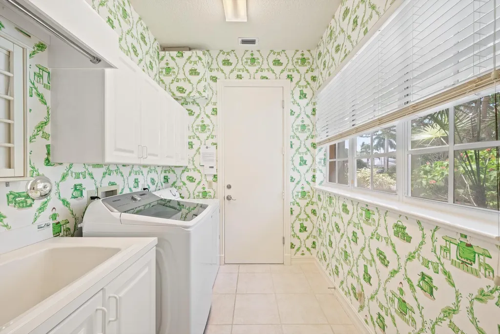 9026 Lakes Boulevard West Palm Beach FL 33412