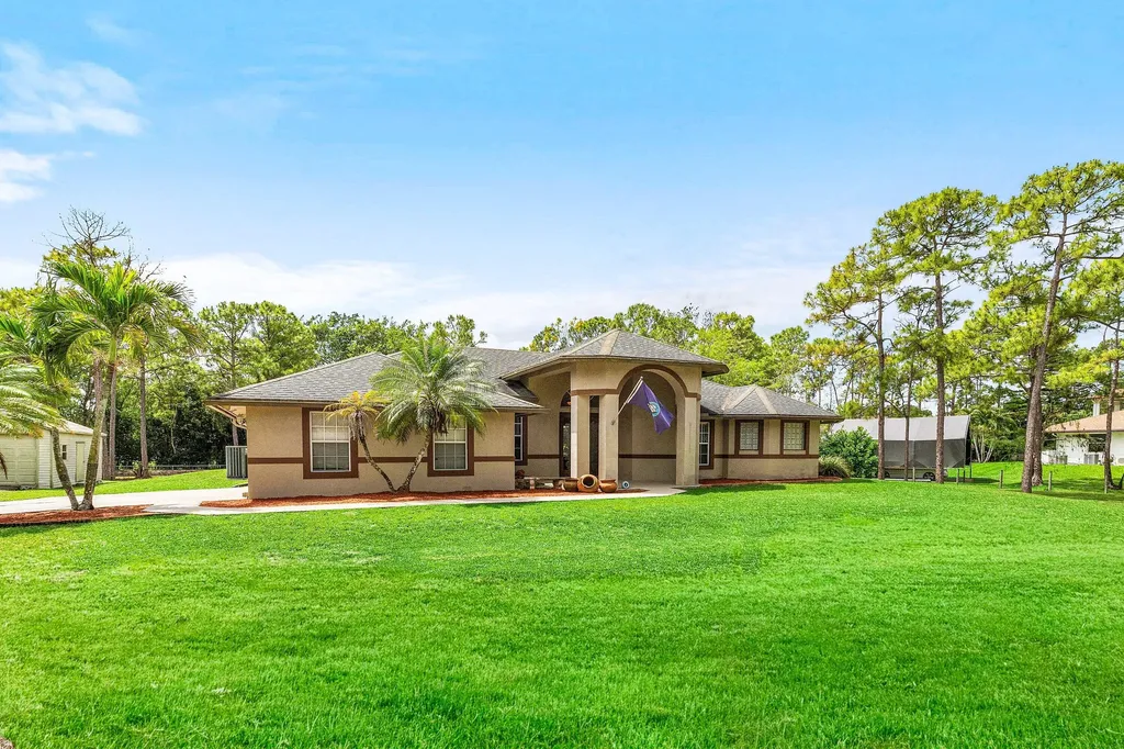 16304 68th Street N Loxahatchee FL 33470