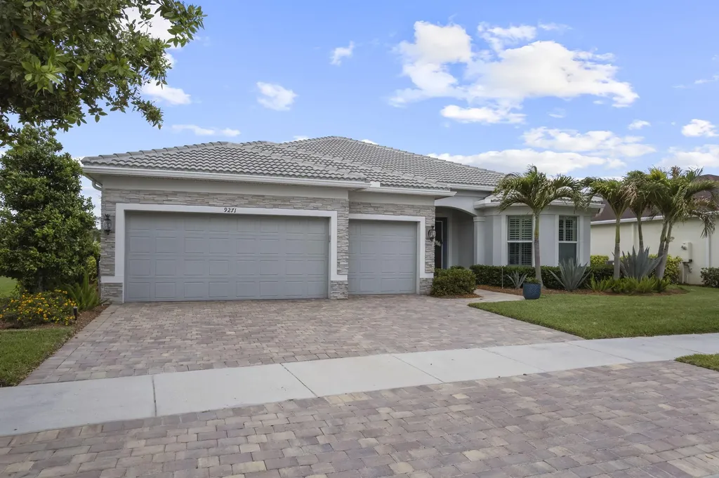 9271 Sinoper Lane Port St Lucie FL 34987