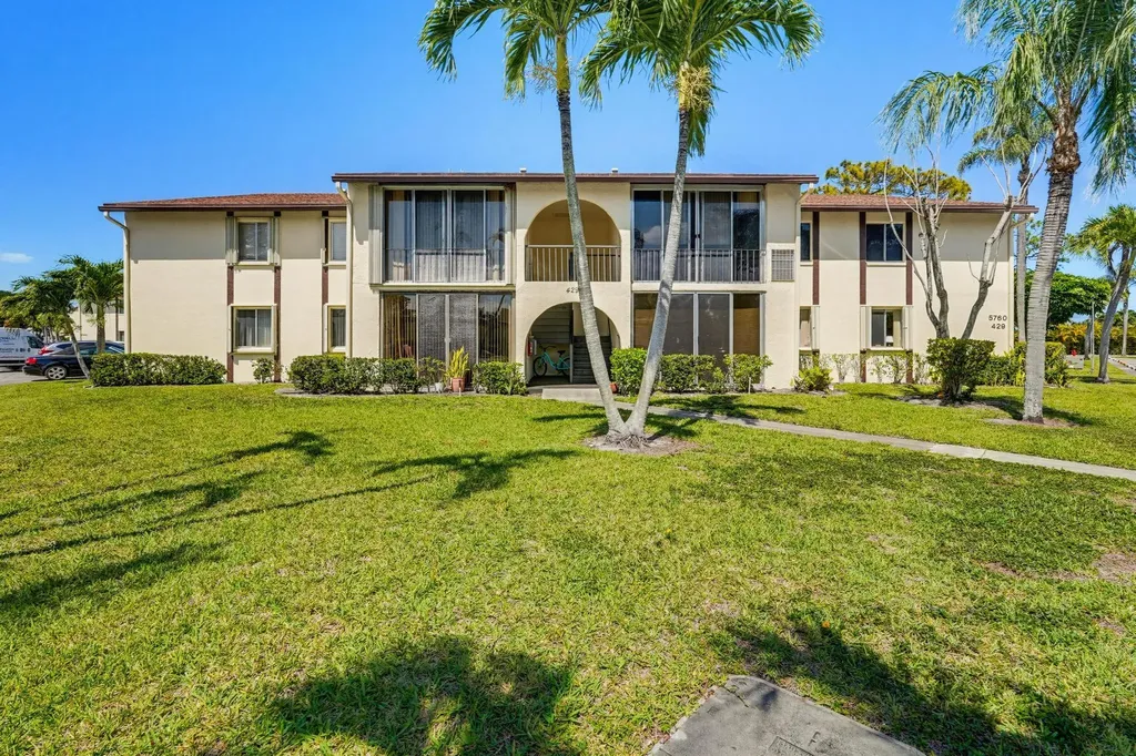 5760 Pine Wood Drive Greenacres FL 33463