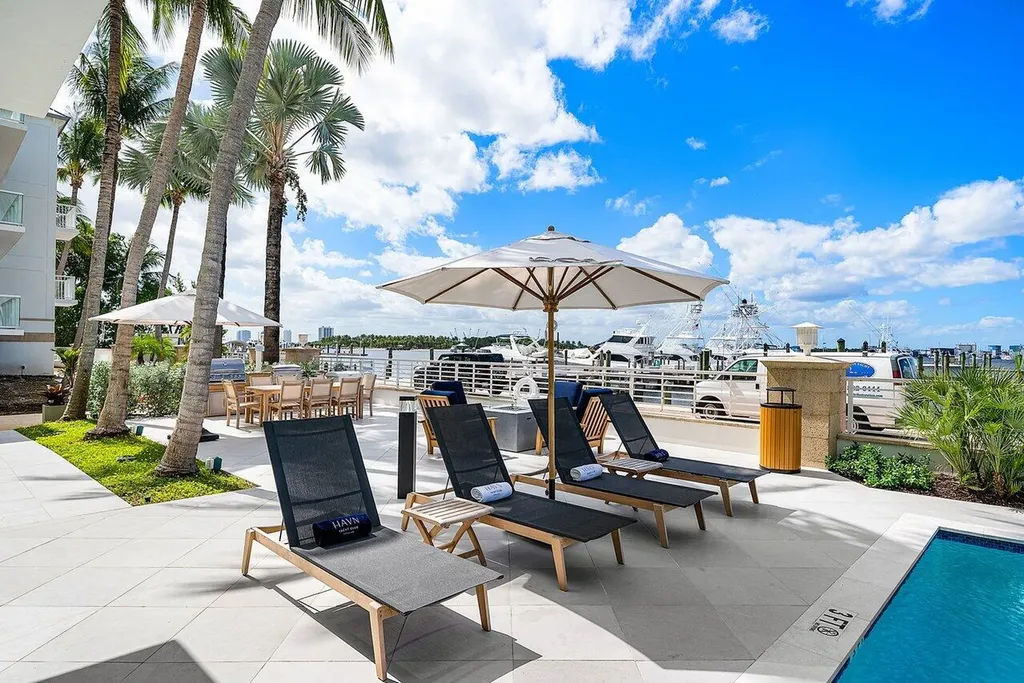 180 Lake Drive Palm Beach Shores FL 33404