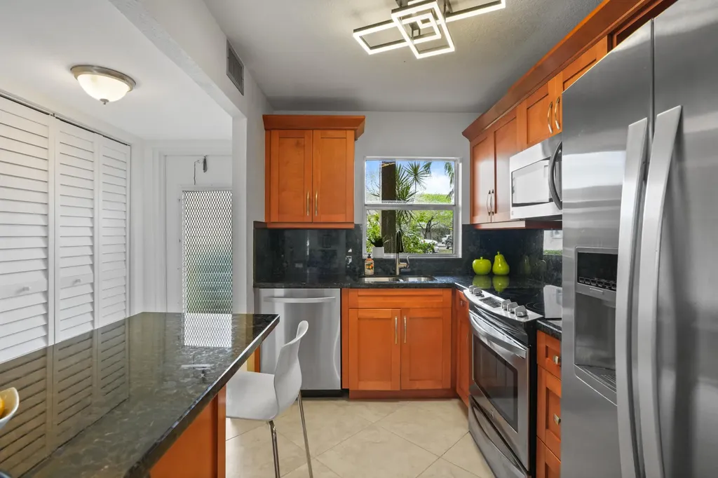 2781 N Pine Island Road Sunrise FL 33322