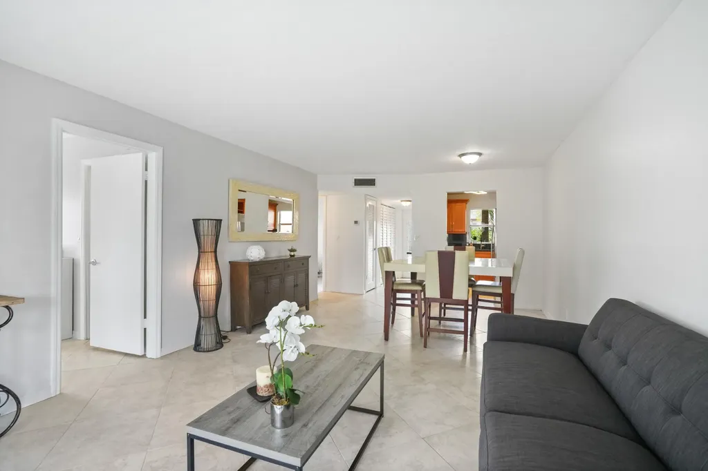 2781 N Pine Island Road Sunrise FL 33322