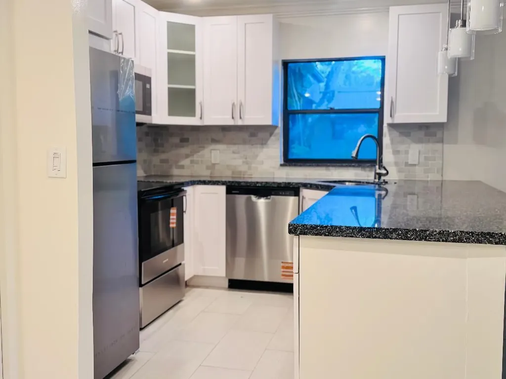8901 N New River Canal Road Plantation FL 33324