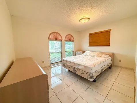3104 Peachtree Circle Davie FL 33328
