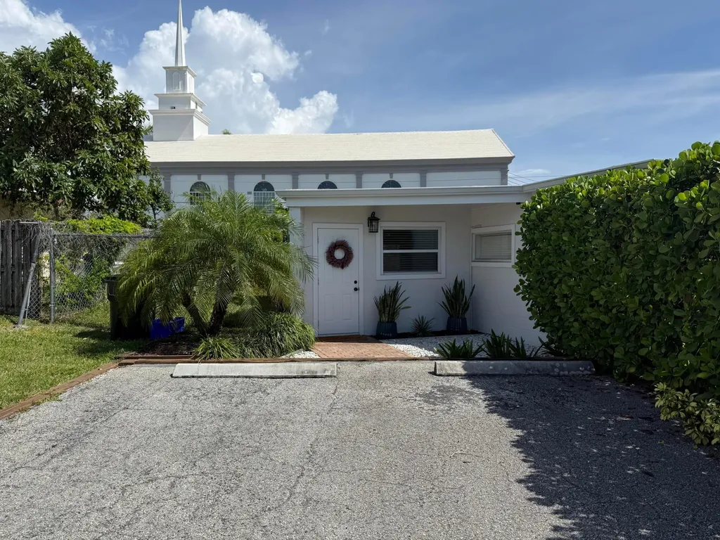 203 Seacrest Lane Delray Beach FL 33444