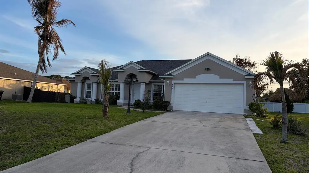 956 SW Del Rio Boulevard Port St Lucie FL 34953