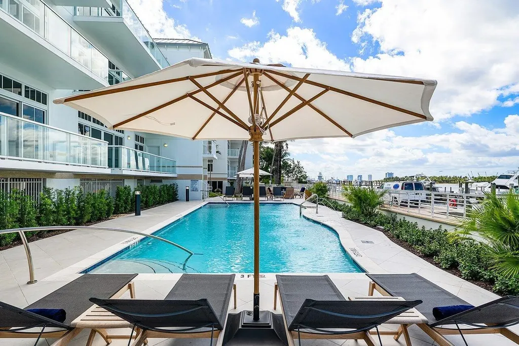 180 Lake Drive Palm Beach Shores FL 33404