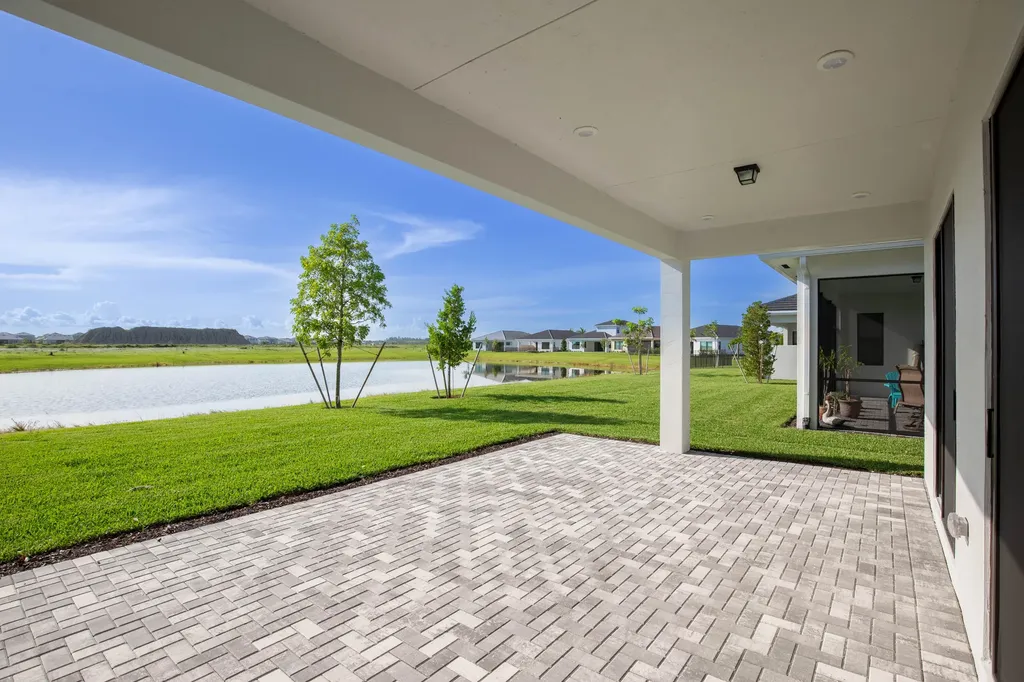 5576 Captiva Lane The Acreage FL 33470