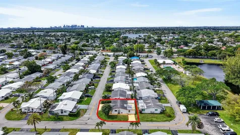 4579 NW 17th Terrace Tamarac FL 33309