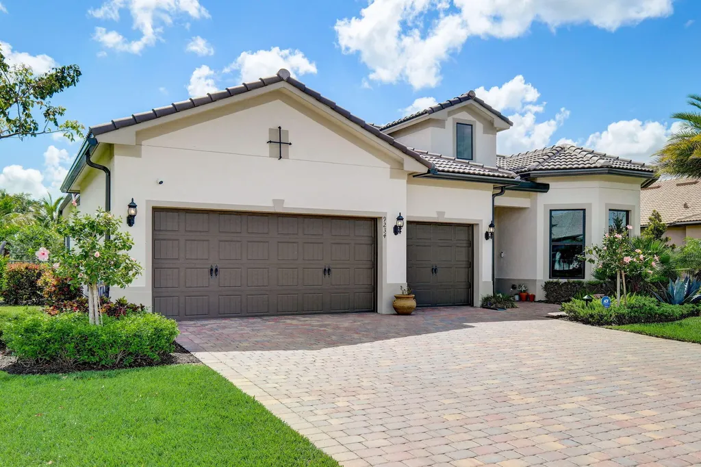 9234 Balsamo Drive Palm Beach Gardens FL 33412