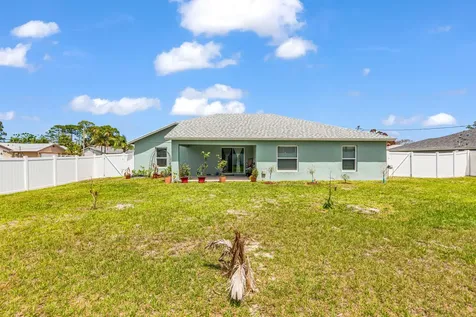 1220 SE Navajo Lane Port St Lucie FL 34983