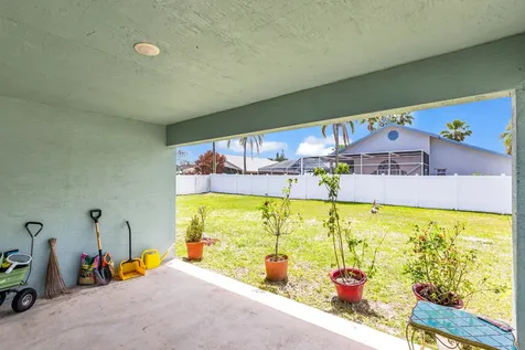 1220 SE Navajo Lane Port St Lucie FL 34983