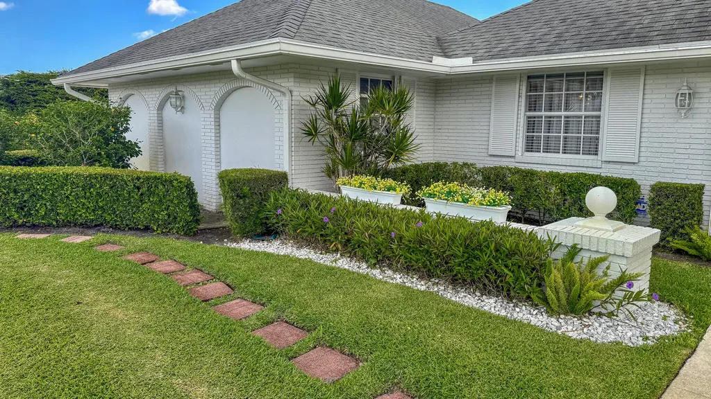 10124 Seagrape Way Palm Beach Gardens FL 33418