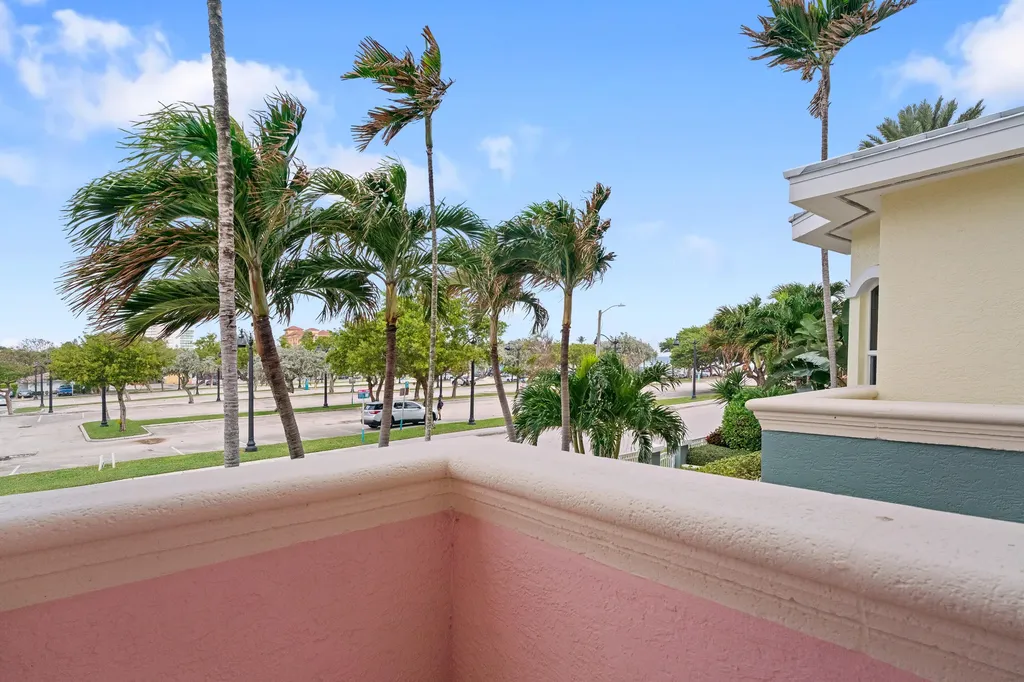 2051 SE 3rd Street Deerfield Beach FL 33441