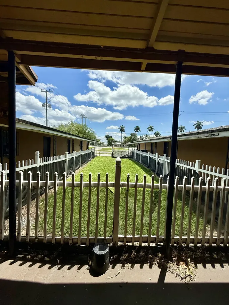 601 W Canal Street Street N Belle Glade FL 33430