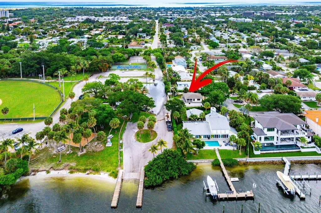 2101 N Palm Circle North Palm Beach FL 33408