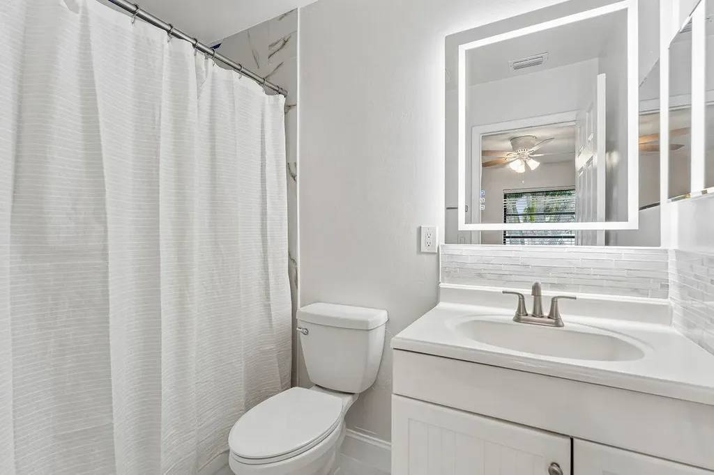 2101 N Palm Circle North Palm Beach FL 33408
