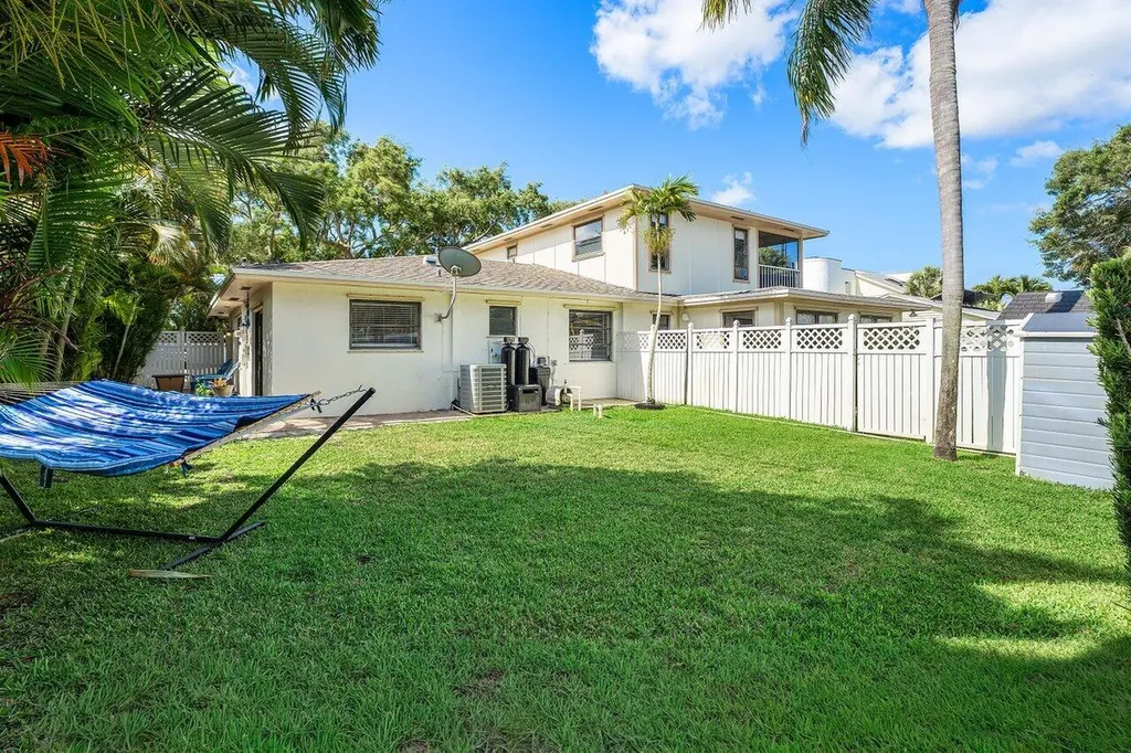 2101 N Palm Circle North Palm Beach FL 33408
