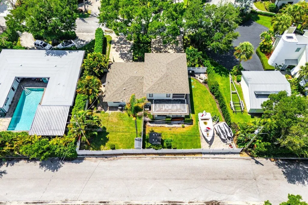 2101 N Palm Circle North Palm Beach FL 33408