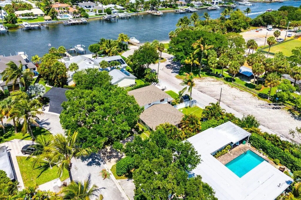2101 N Palm Circle North Palm Beach FL 33408