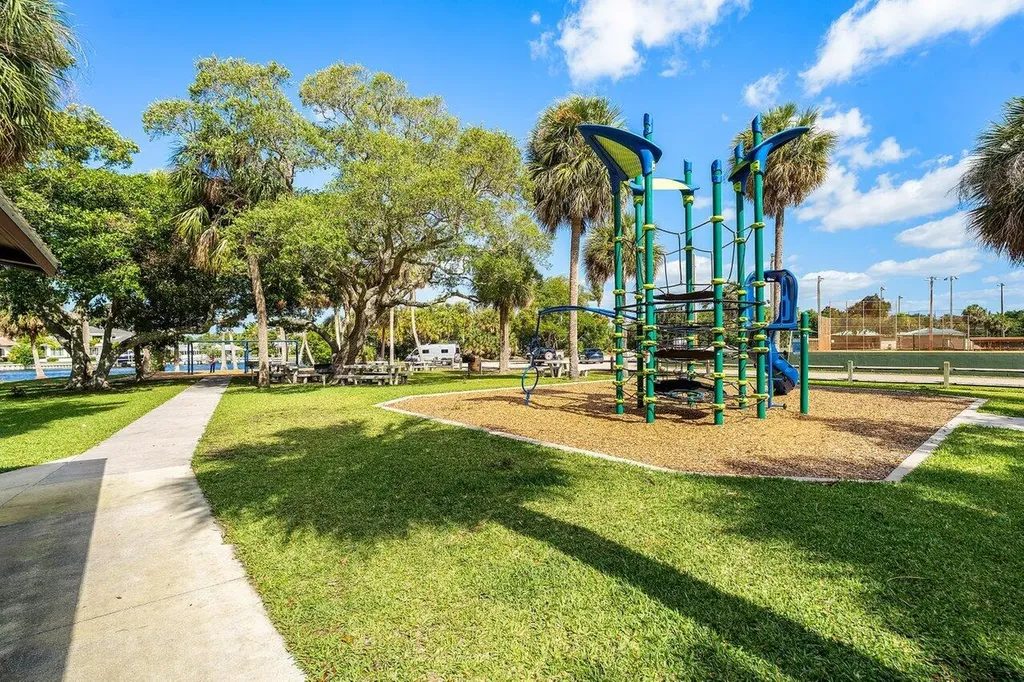 2101 N Palm Circle North Palm Beach FL 33408