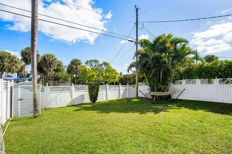 2101 N Palm Circle North Palm Beach FL 33408