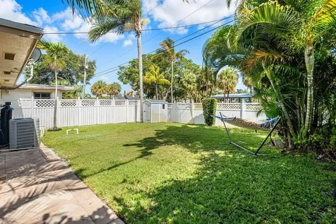2101 N Palm Circle North Palm Beach FL 33408