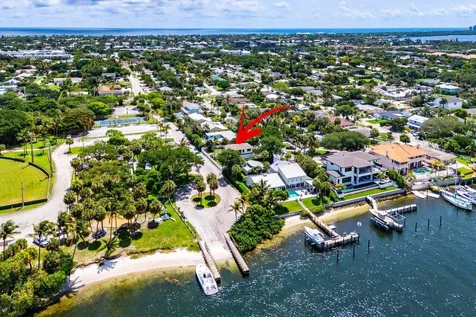 2101 N Palm Circle North Palm Beach FL 33408