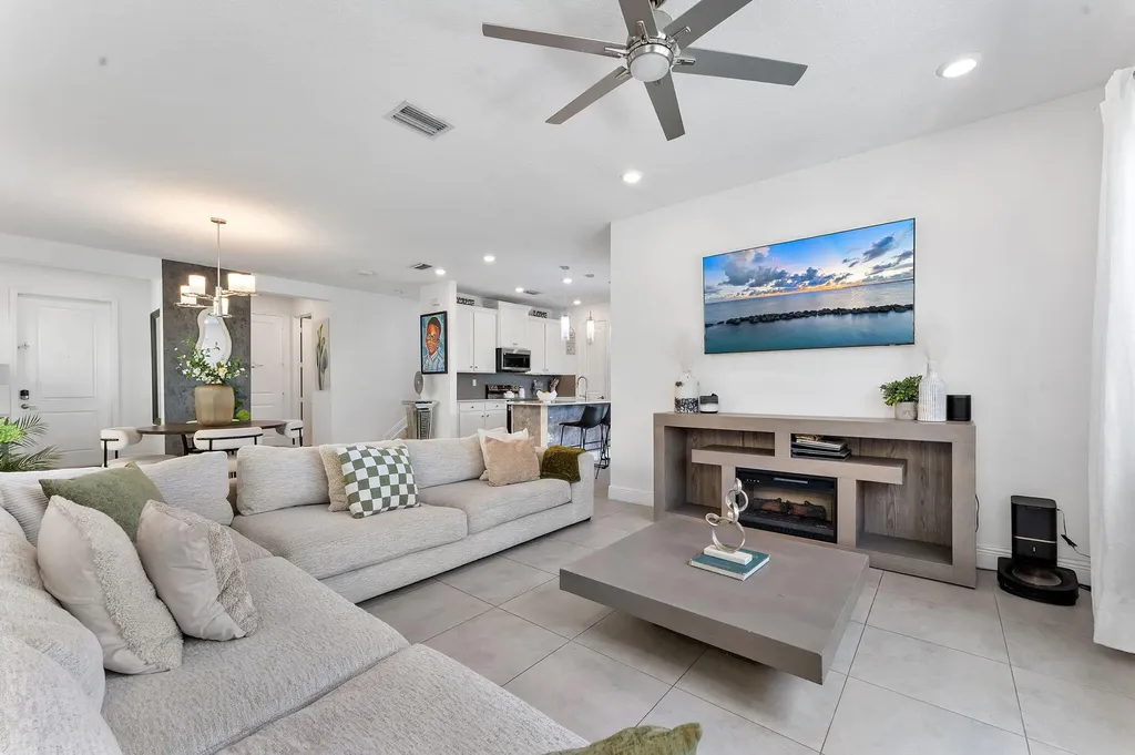1131 Veleiros Boulevard Deerfield Beach FL 33064